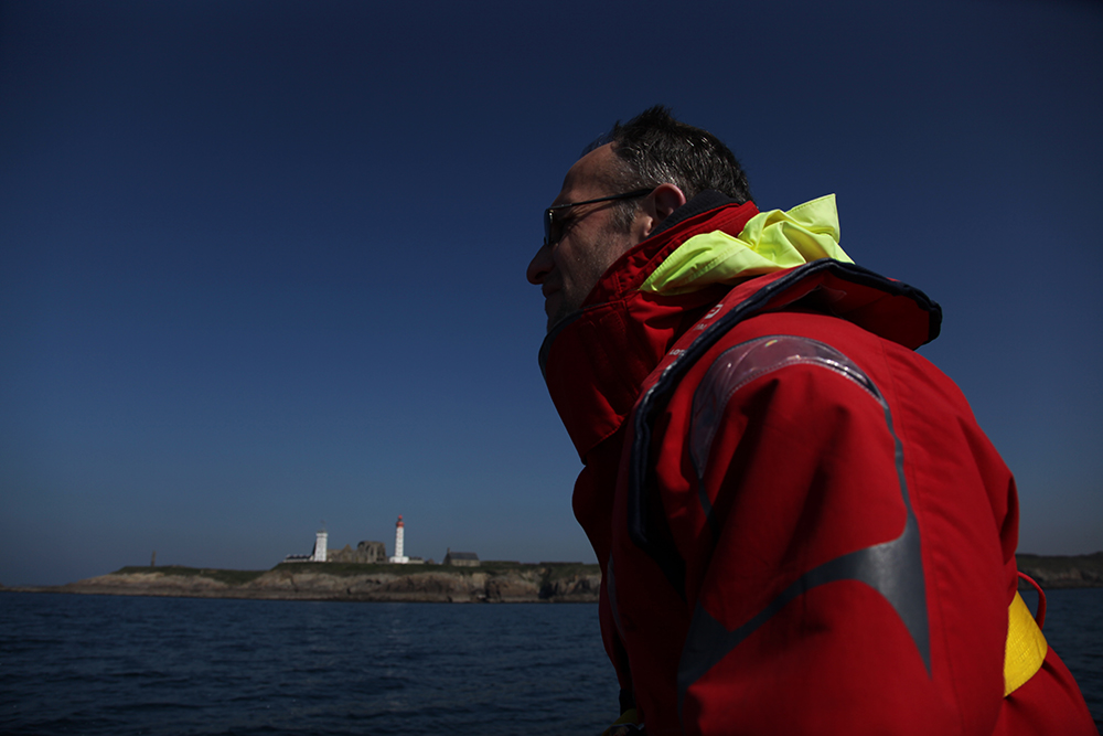 Jean-Yves va observer les phoques et dauphins dans l'Archipel de Ouessan