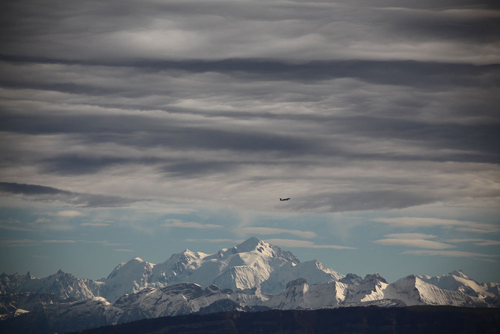 The clouds appear to respect Mont Blanc, to the joy of the airplane passengers.