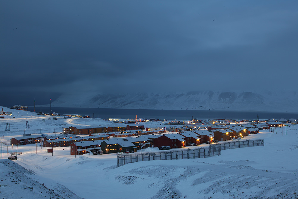 Longyearbyen, ville la plus au Nord du monde, environ 2OOO habitants