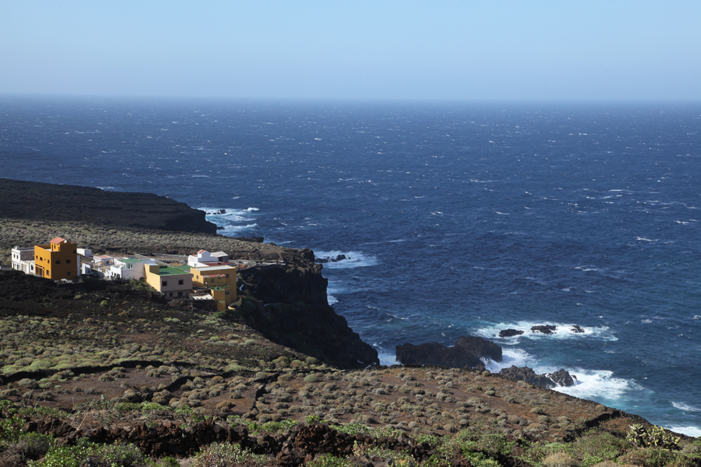 Un des villages isolés et accrochés de El Hierro